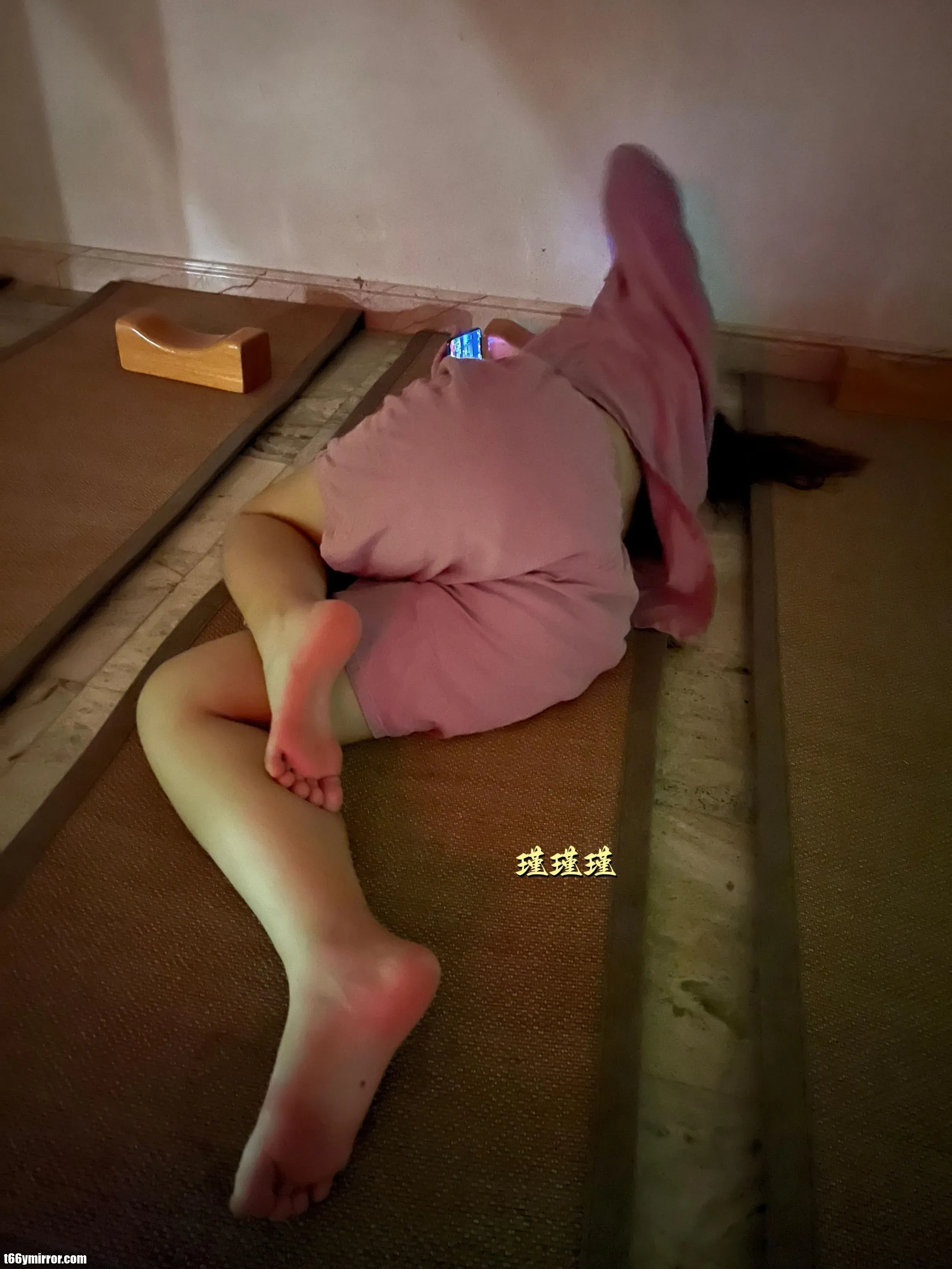 1 (8)