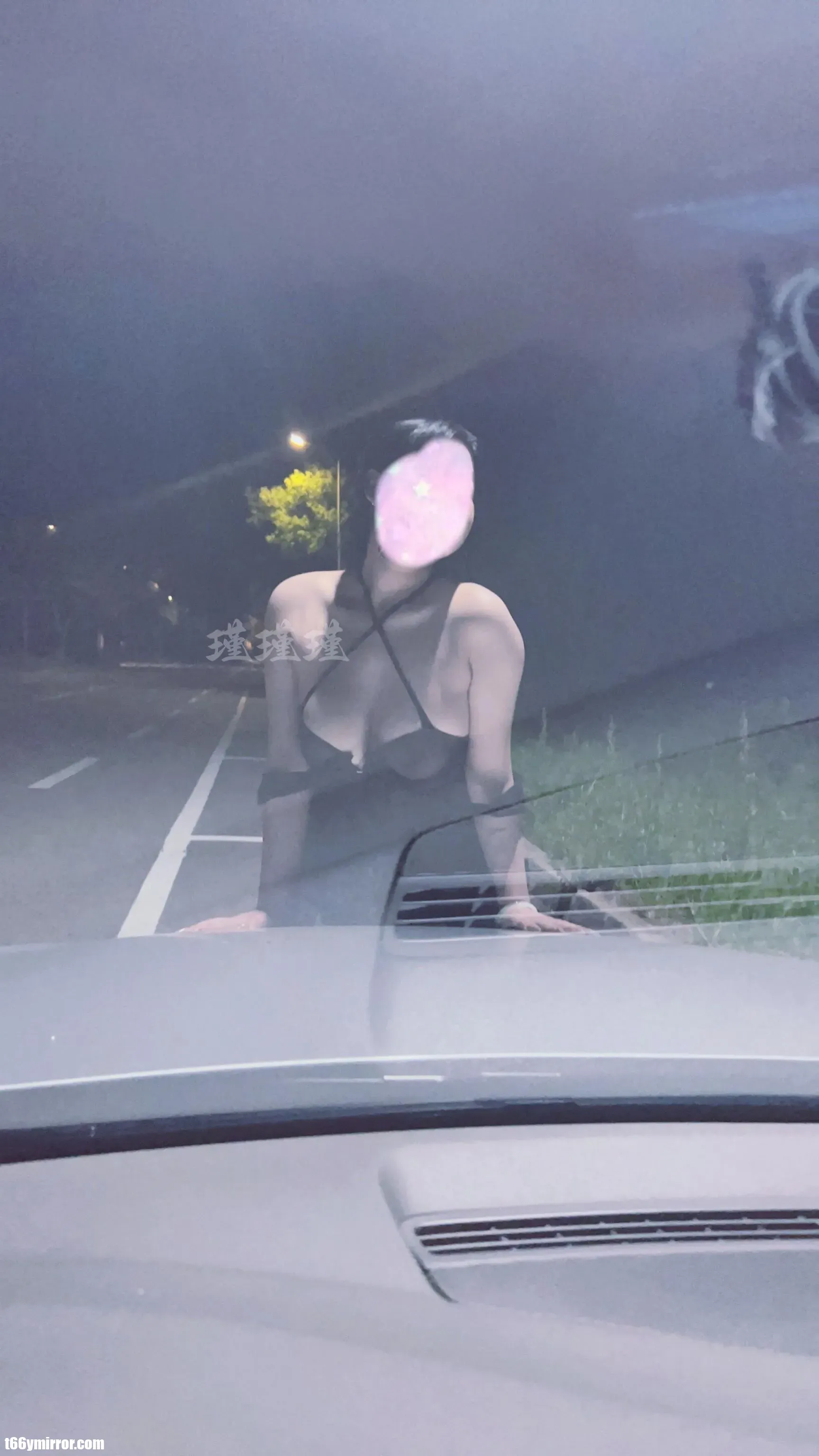 1 (32)
