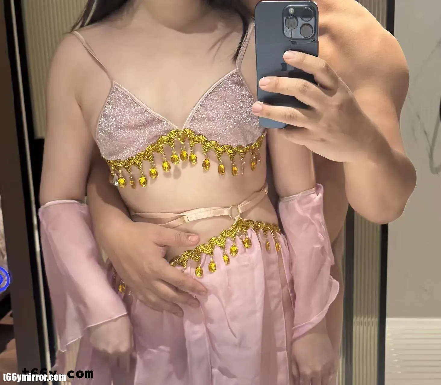 1 (22)