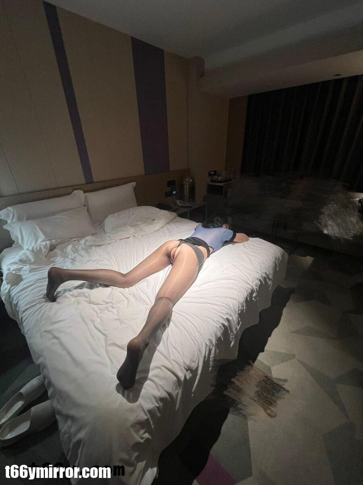1 (19)